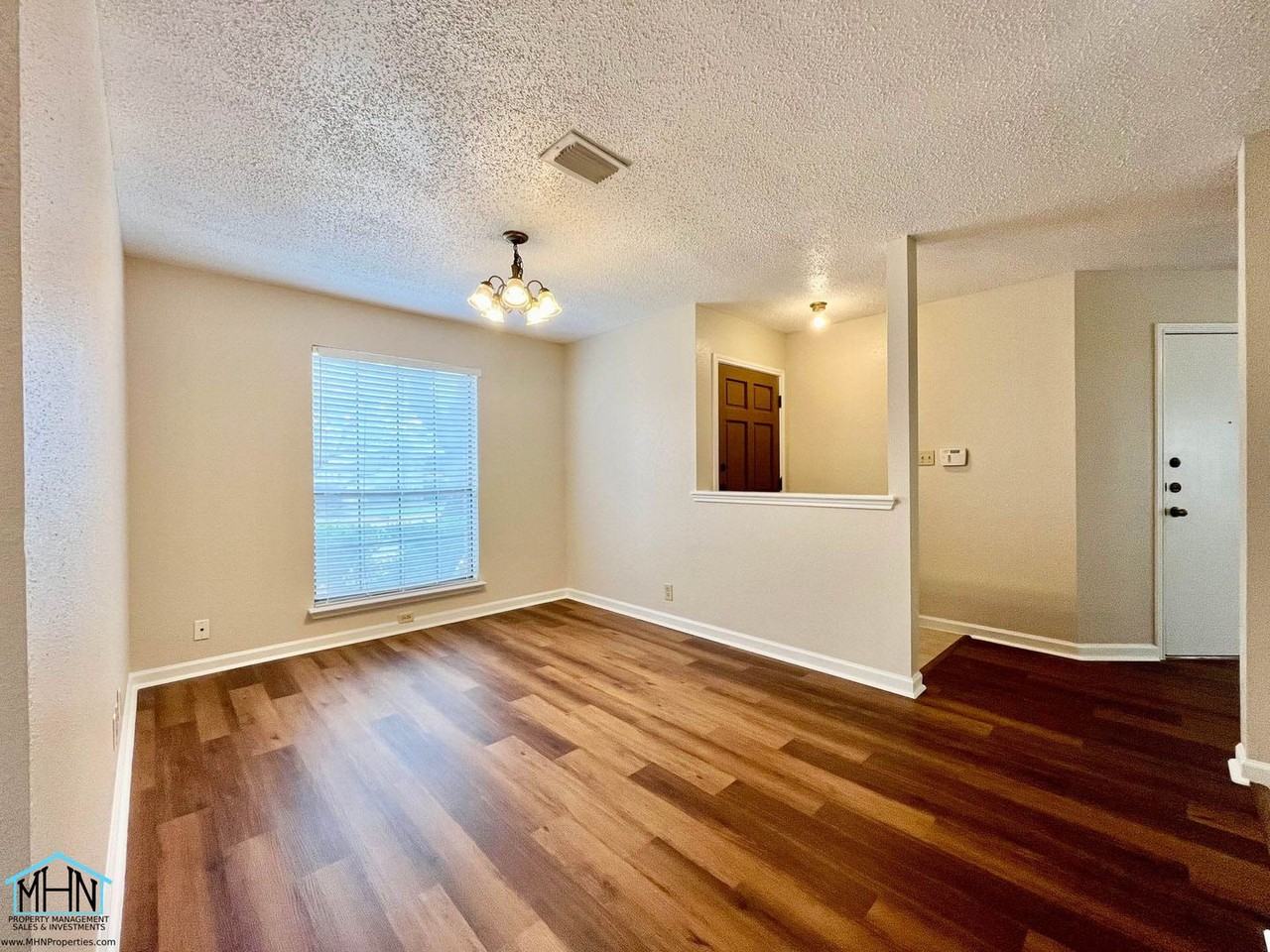 1627 Firwick Dr - Photo 4 of 23