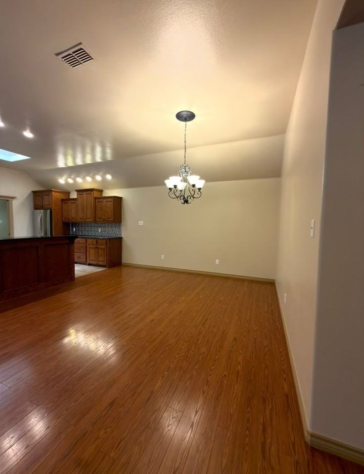 4437 110th St - Photo 4 of 19