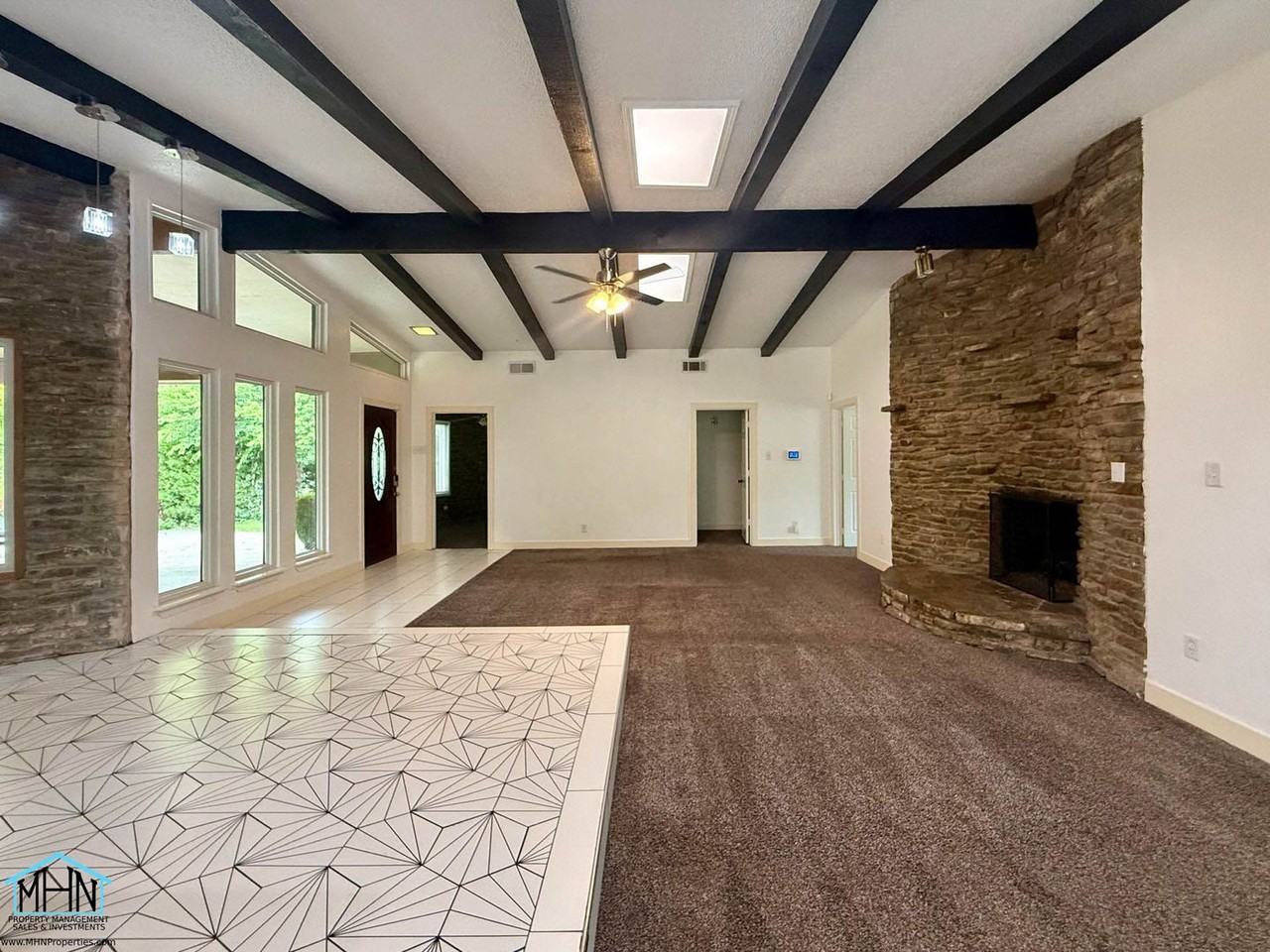 100 Bluet Ln - Photo 4 of 19