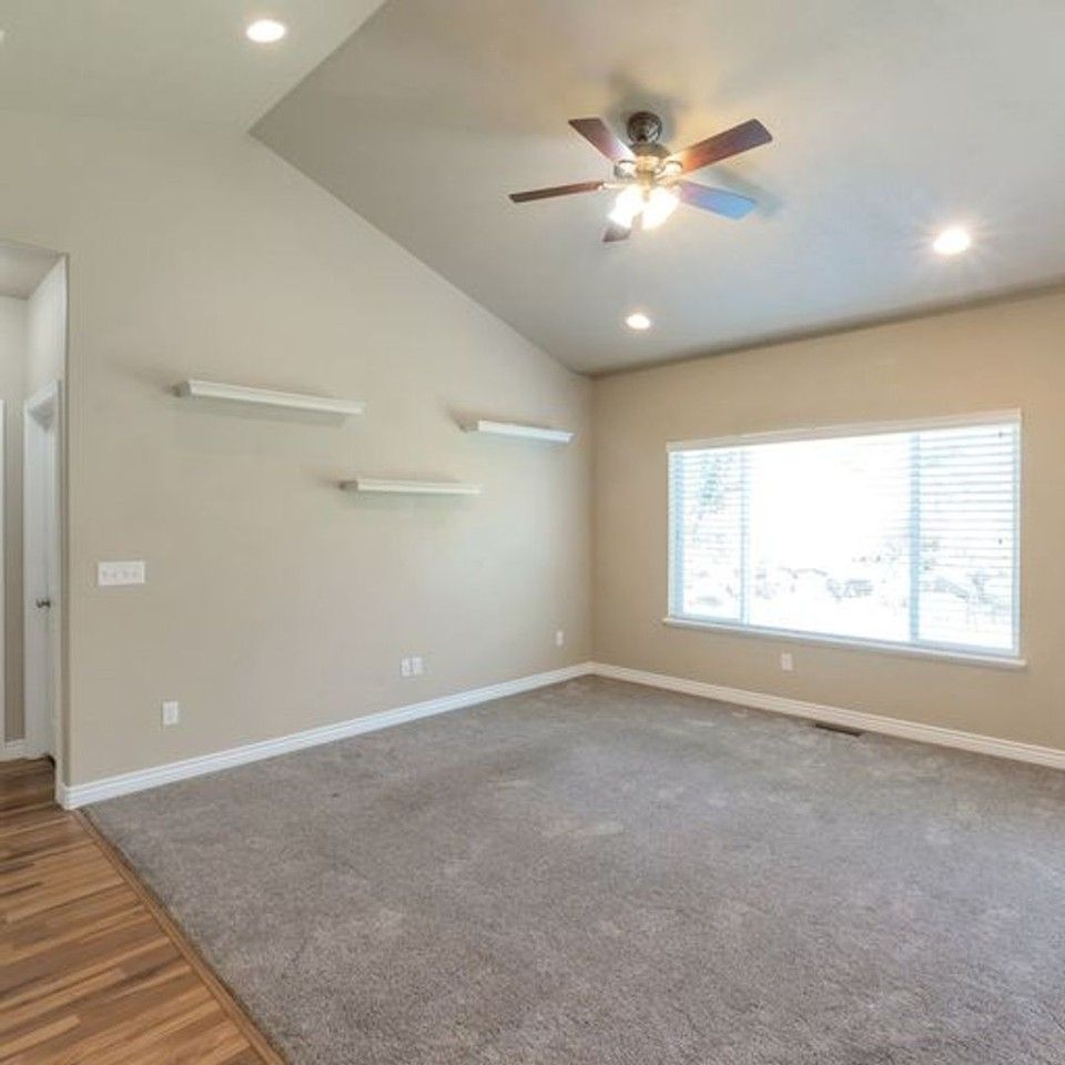 1848 Woodview Dr - Photo 4 of 30