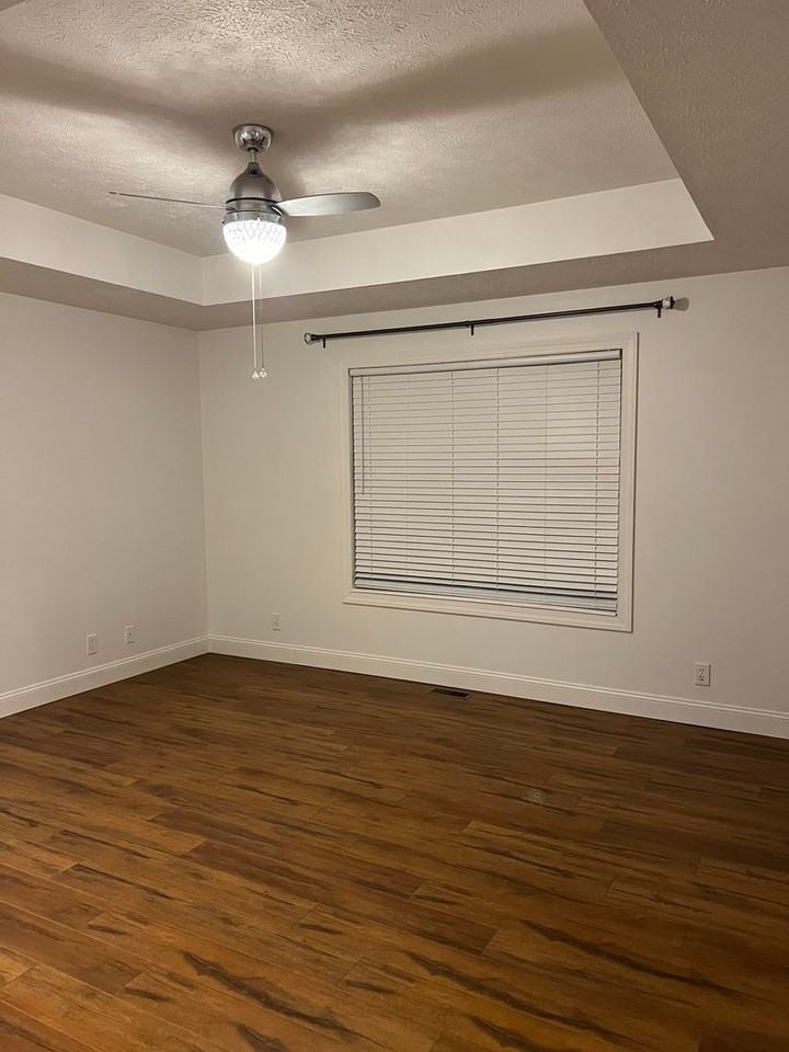 4213 S Mentor Ave - Photo 3 of 48