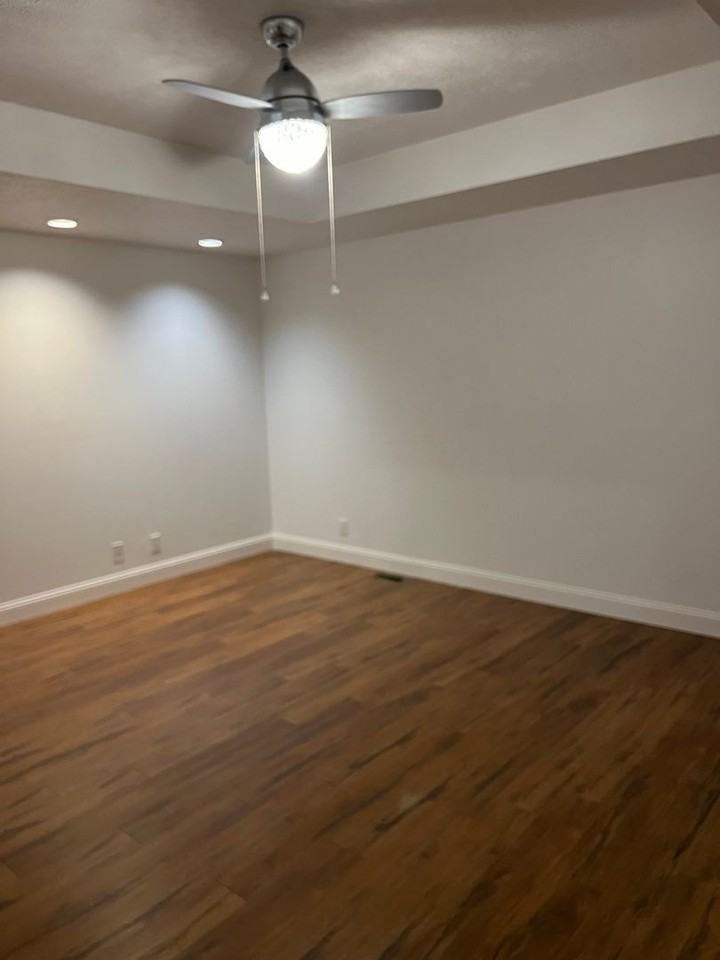 4213 S Mentor Ave - Photo 4 of 48
