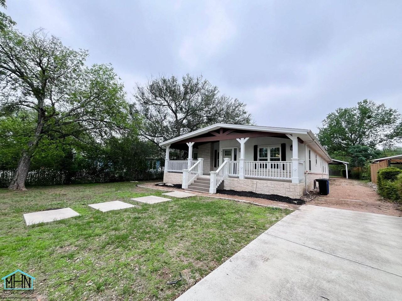 810 Elizabeth Rd - Photo 2 of 32