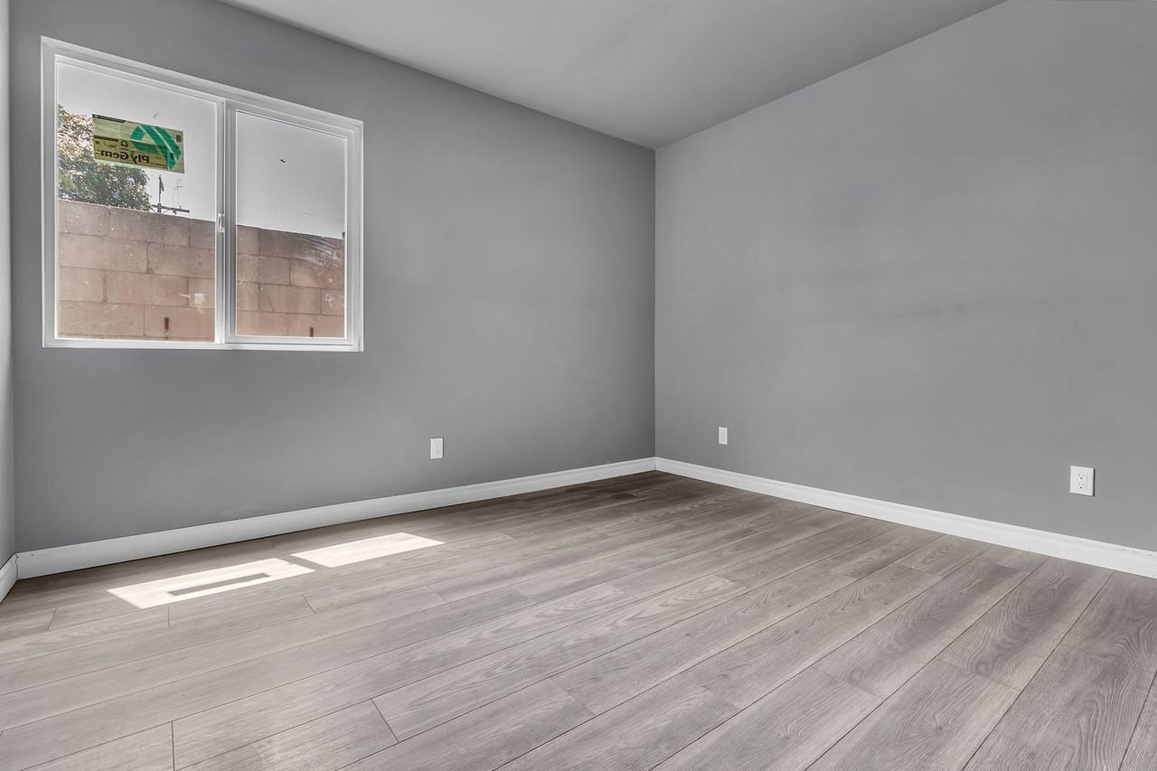 1517 E L St - Photo 6 of 13