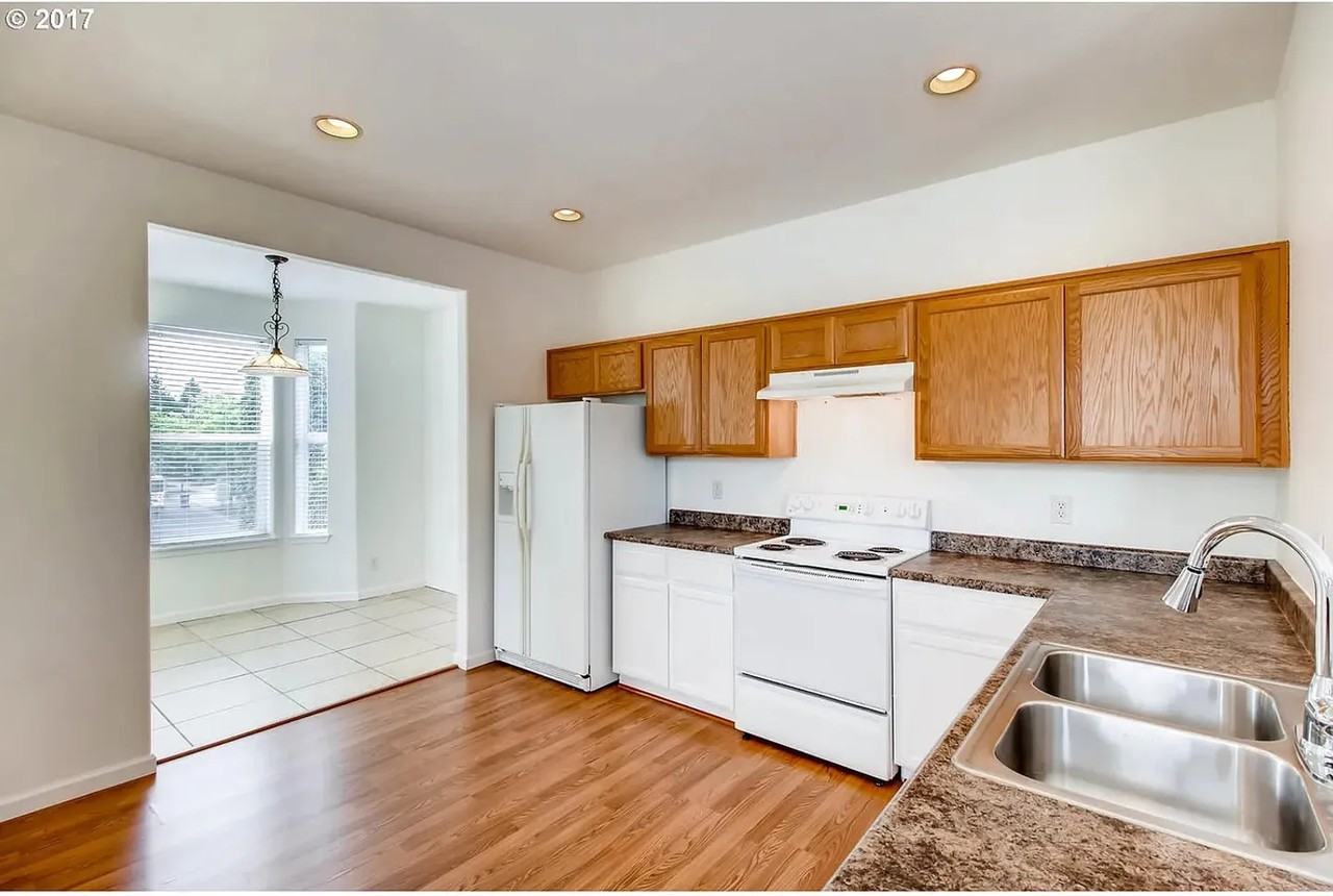 171 Ne 75th Ave - Photo 6 of 29