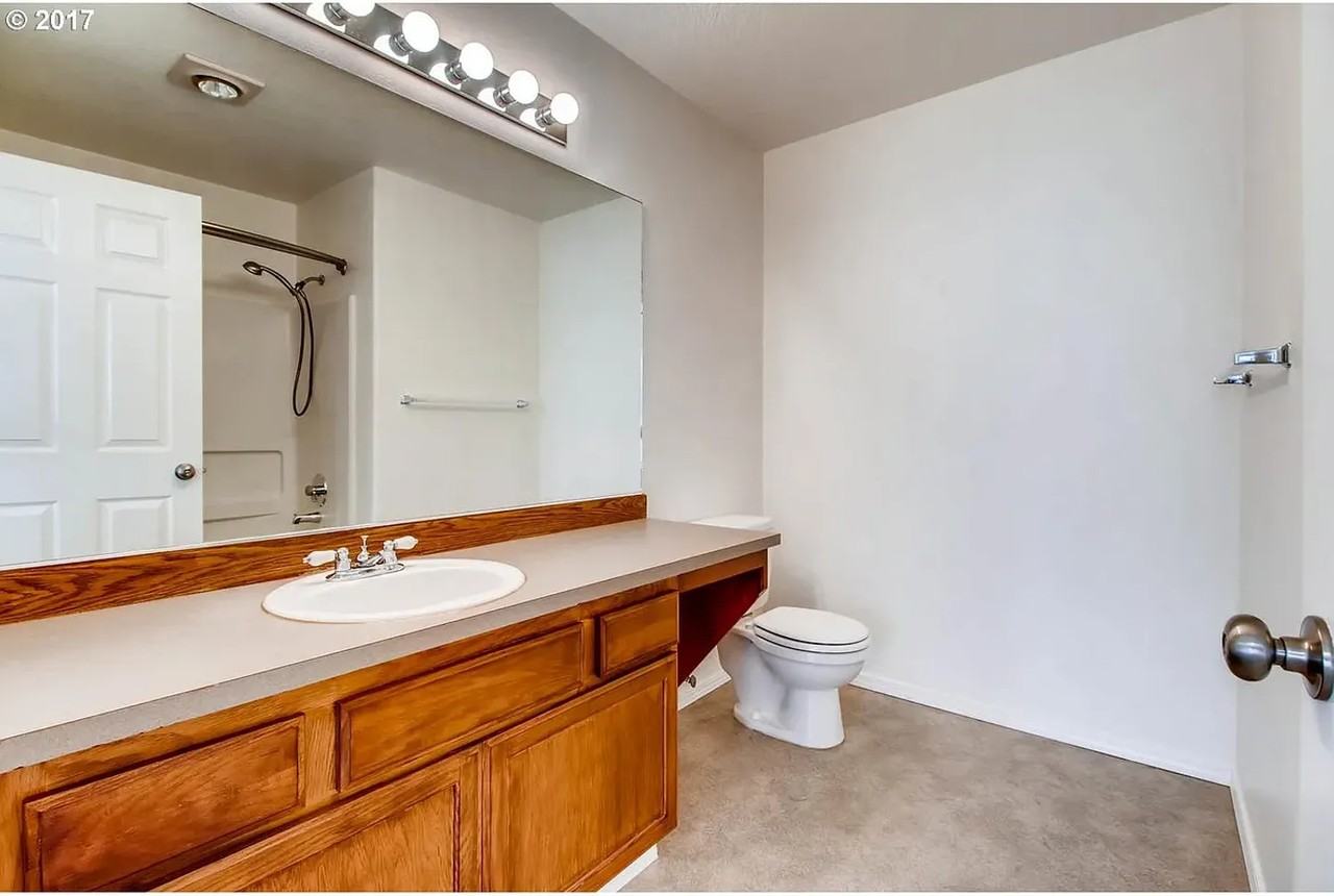 171 Ne 75th Ave - Photo 7 of 29