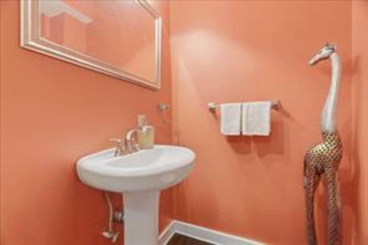 420 Catoma St - Photo 4 of 42