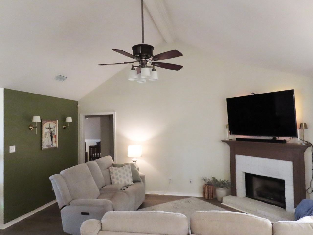 9471 Homestead Dr S - Photo 4 of 31