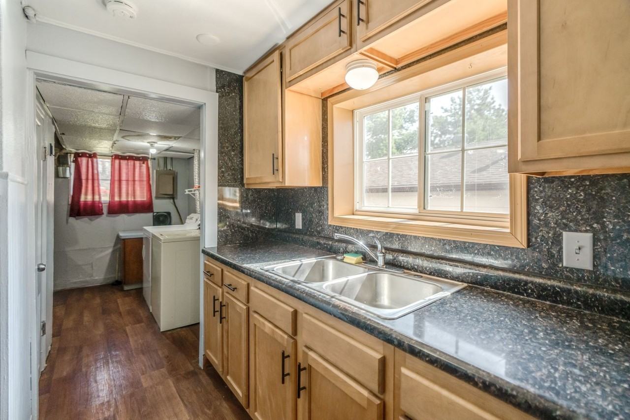 505 S 10th St - Photo 6 of 29
