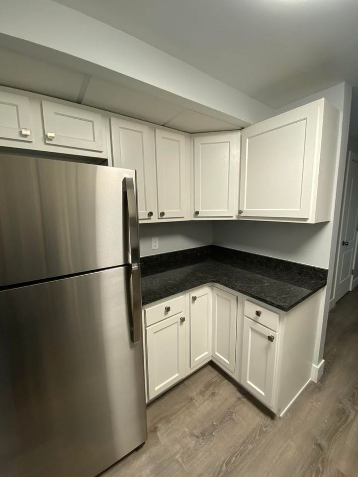 WOODRIDGE APARTMENTS - Photo 4 of 12