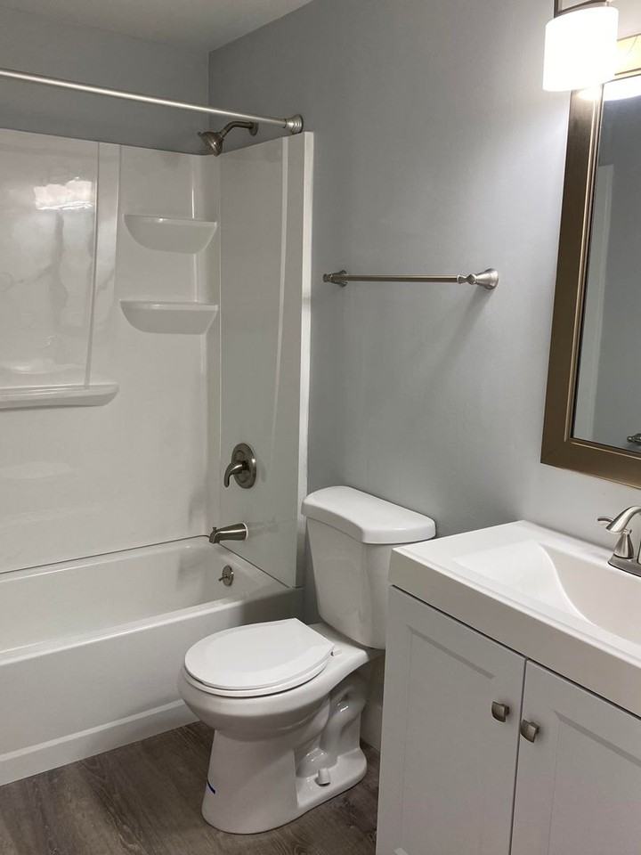 WOODRIDGE APARTMENTS - Photo 7 of 12