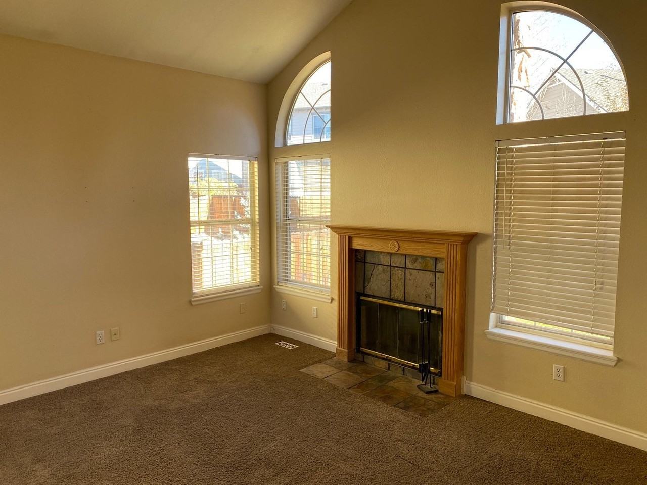 13036 S Stuart Way - Photo 5 of 31