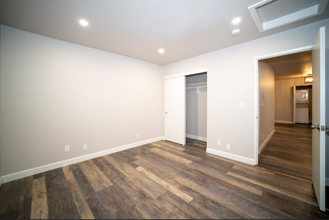 3258 Strevel Way - Photo 3 of 7
