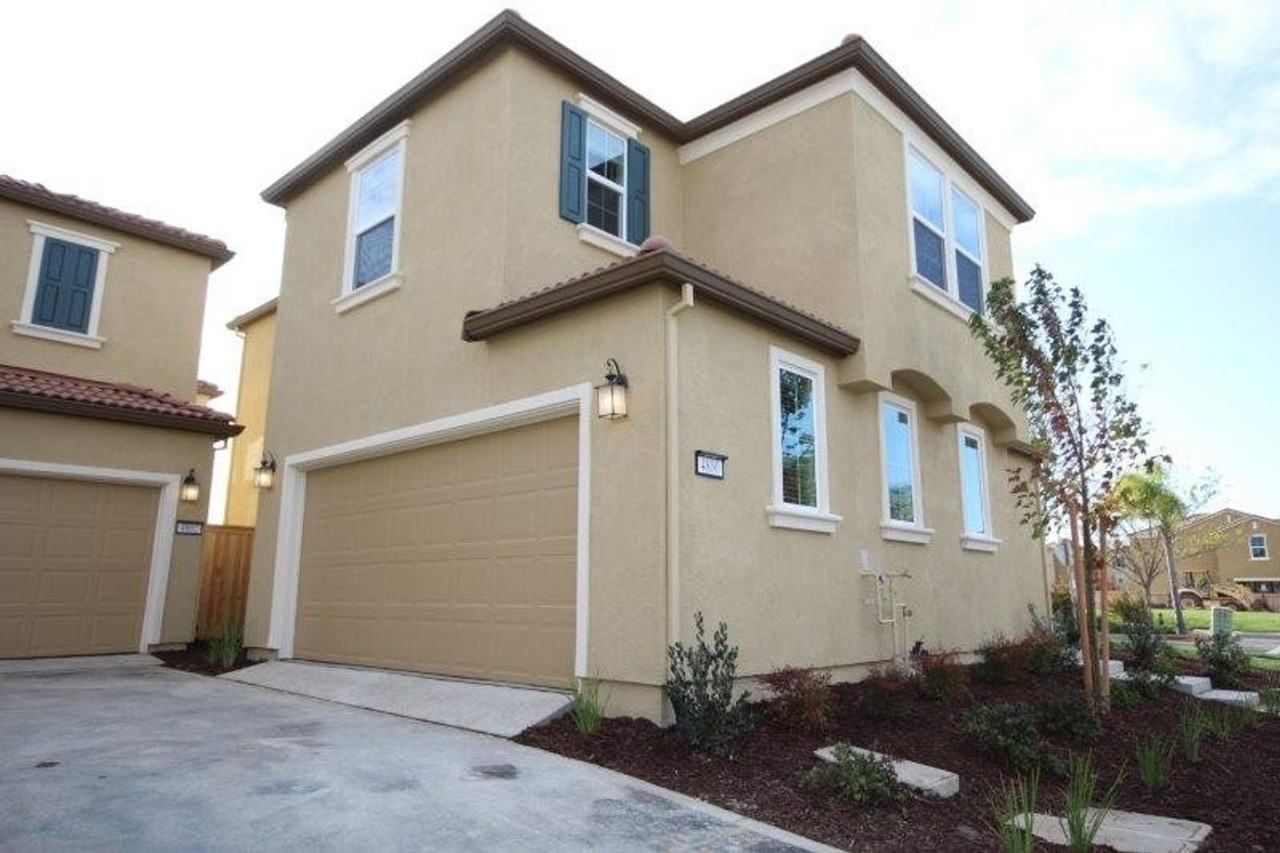 4800 Ocean Ln - Photo 2 of 21