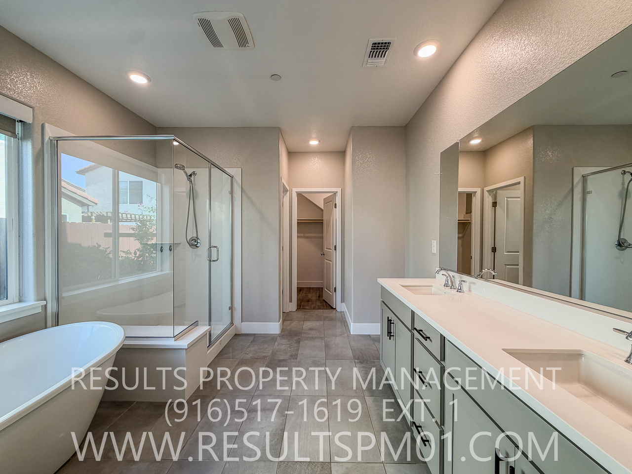 587 River St - Photo 4 of 46