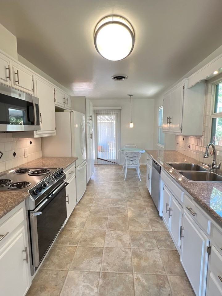 2629 Alder St - Photo 5 of 22