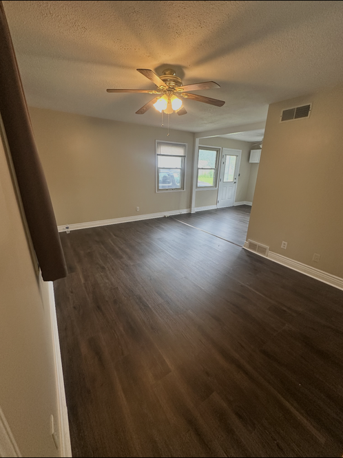 1610 Seabrook Rd - Photo 2 of 10