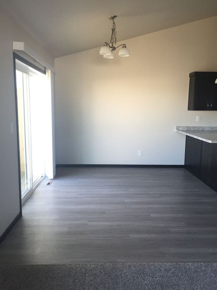 916 Eaglewood Ave W - Photo 3 of 6