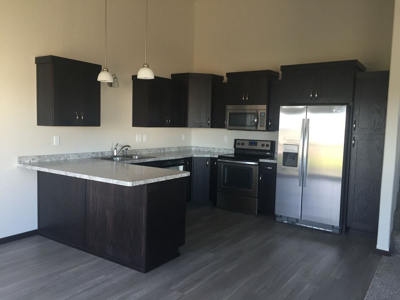 916 Eaglewood Ave W - Photo 4 of 6