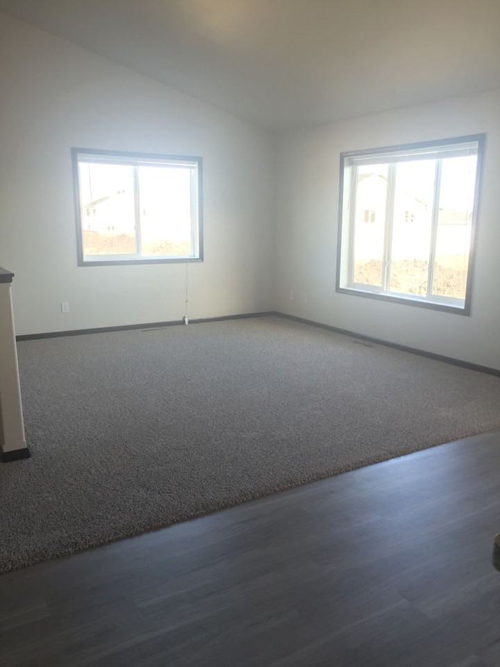 916 Eaglewood Ave W - Photo 6 of 6