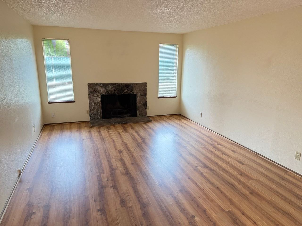 4579 Souza Ct - Photo 5 of 31