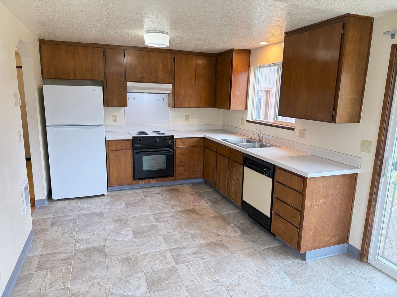 4579 Souza Ct - Photo 7 of 31