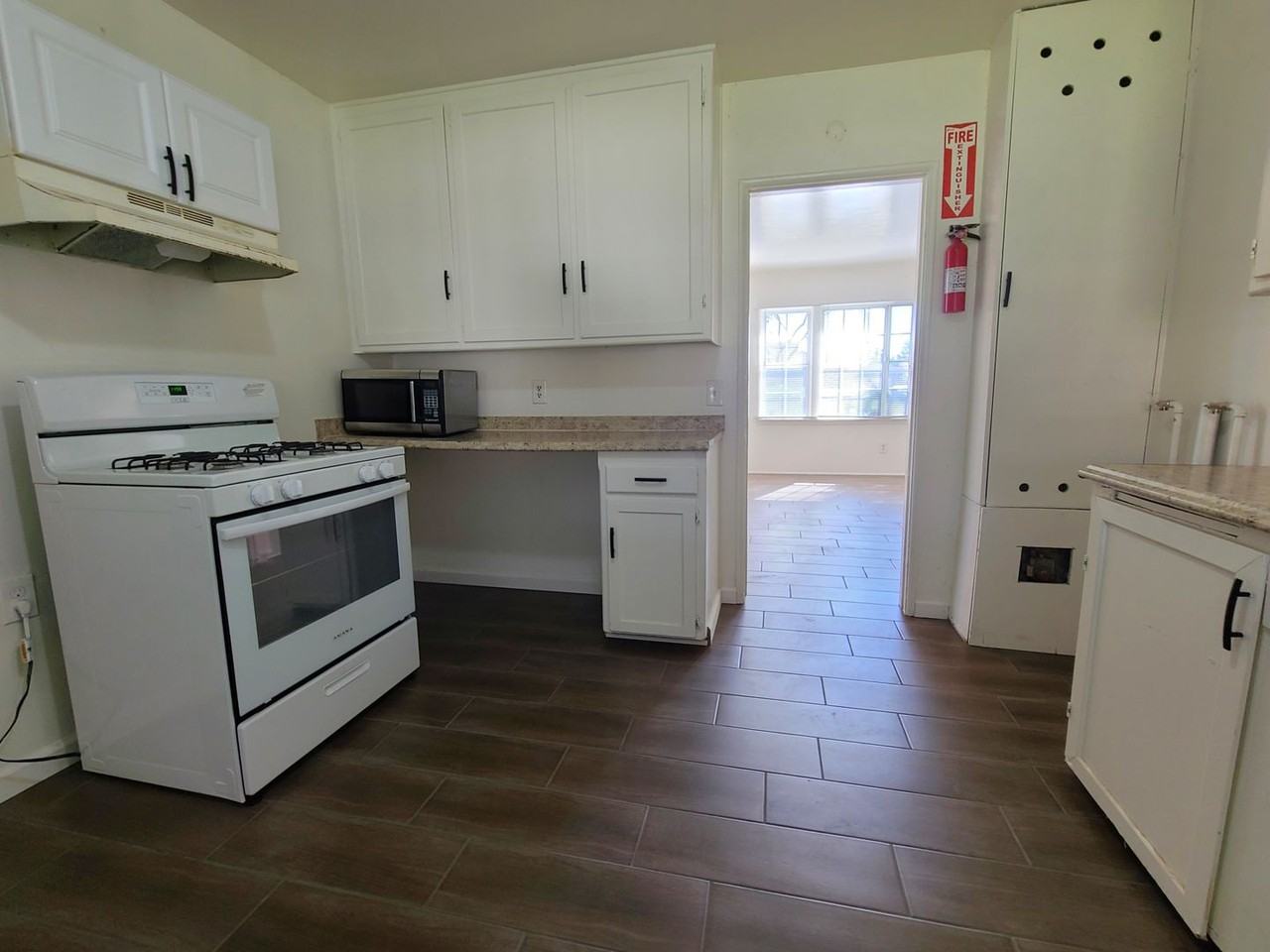 686 Courtland Dr - Photo 7 of 17