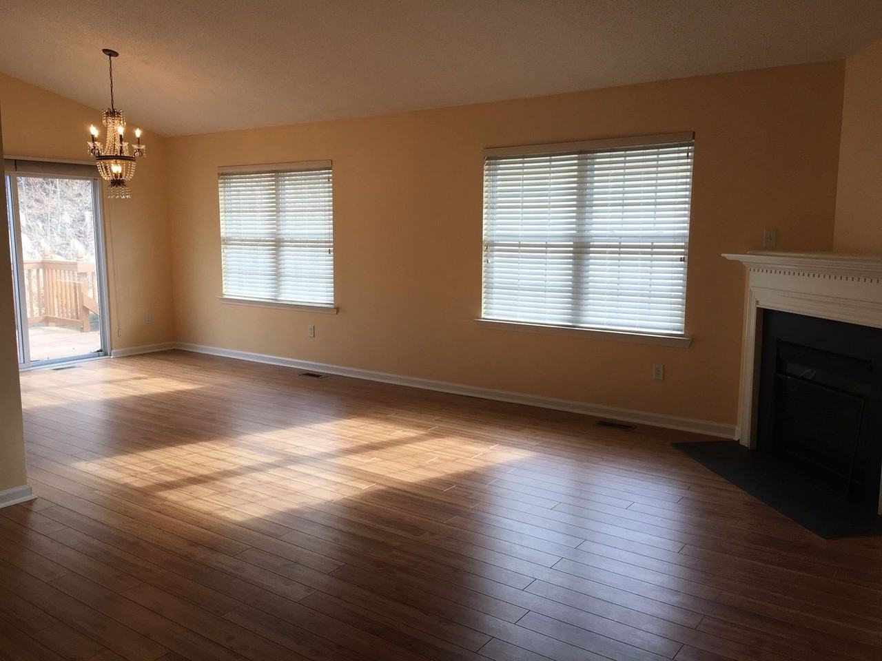 88 E Danbury Ln - Photo 2 of 13