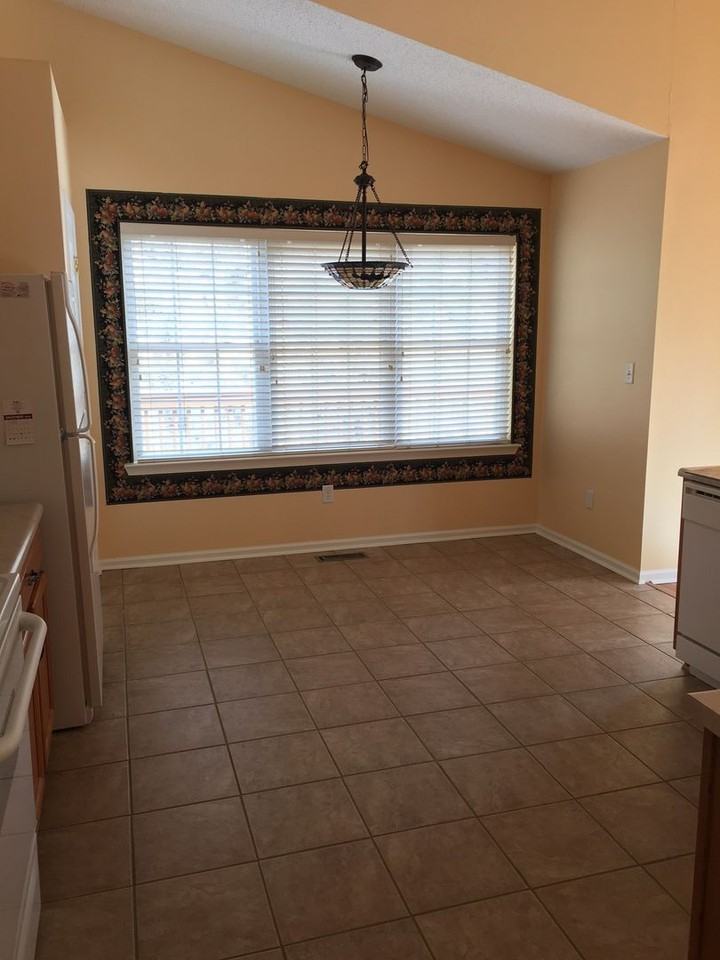 88 E Danbury Ln - Photo 5 of 13