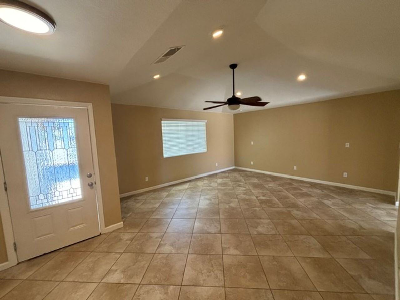299 W Duarte St - Photo 6 of 12