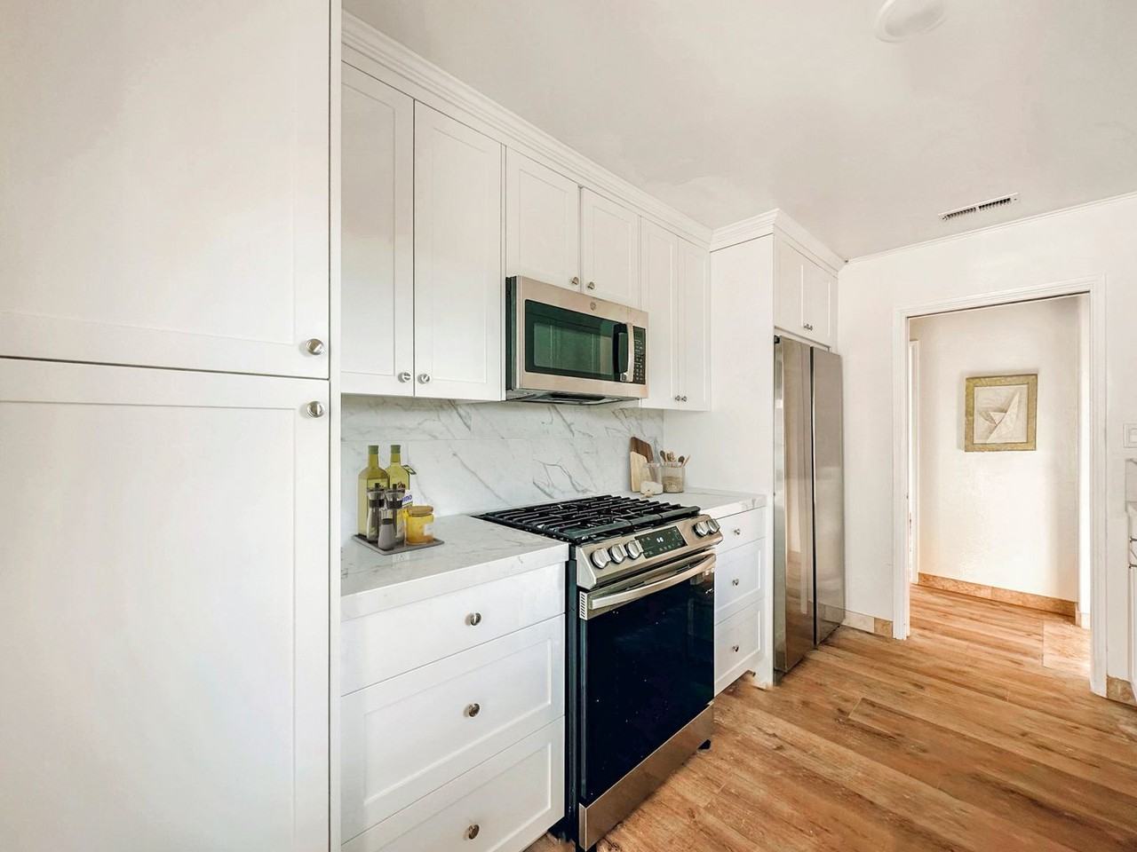 243 N Vulcan Ave - Photo 2 of 10