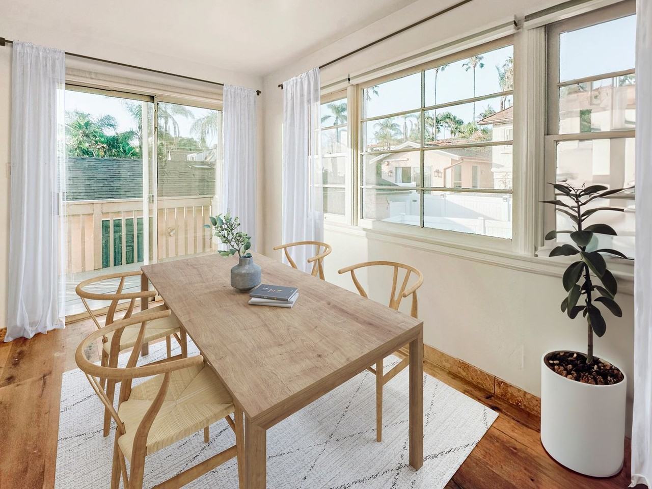 243 N Vulcan Ave - Photo 4 of 10