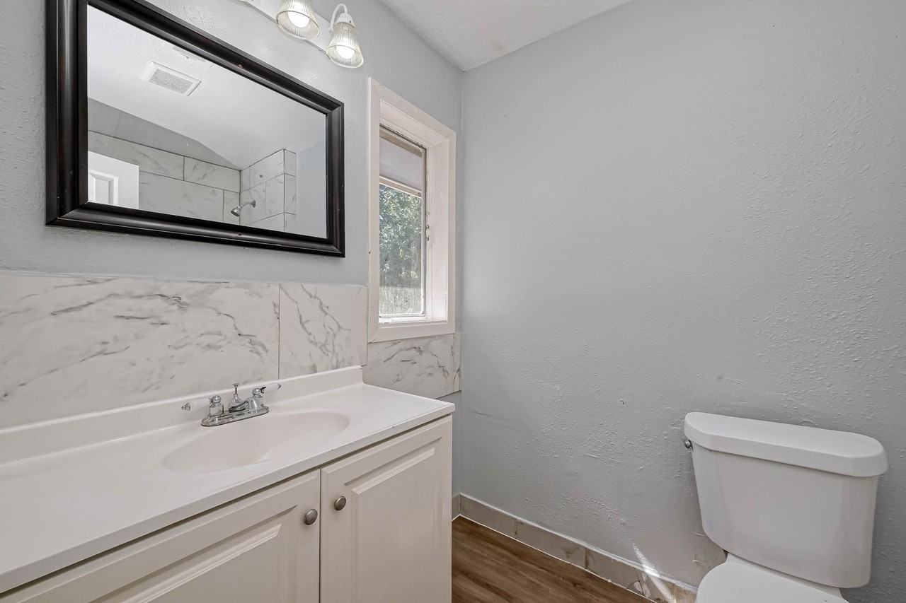 10613 Buffum St - Photo 3 of 11