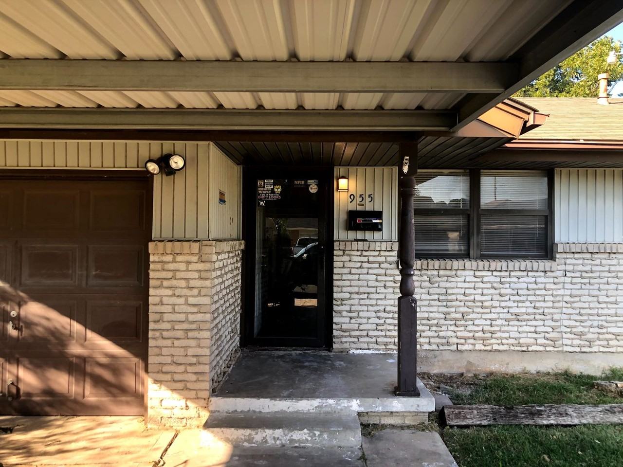 955 Sw 4th Pl - Photo 2 of 40
