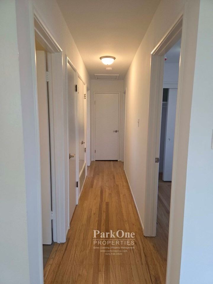 915 Notre Dame Ave - Photo 6 of 15