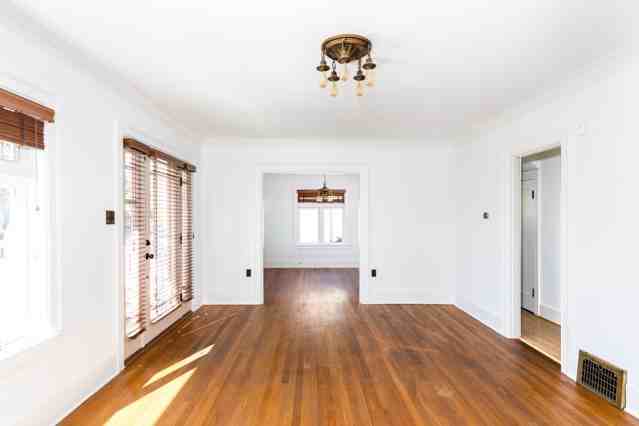 6902 12th Ave Ne - Photo 4 of 21