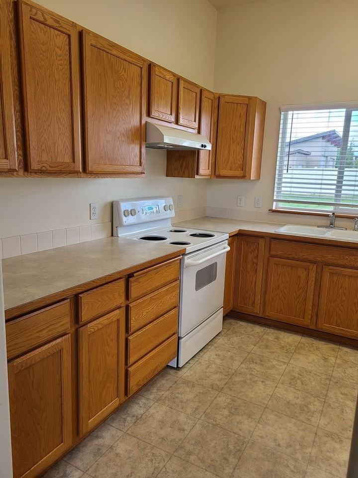 2539 W Timberlake Loop - Photo 2 of 26