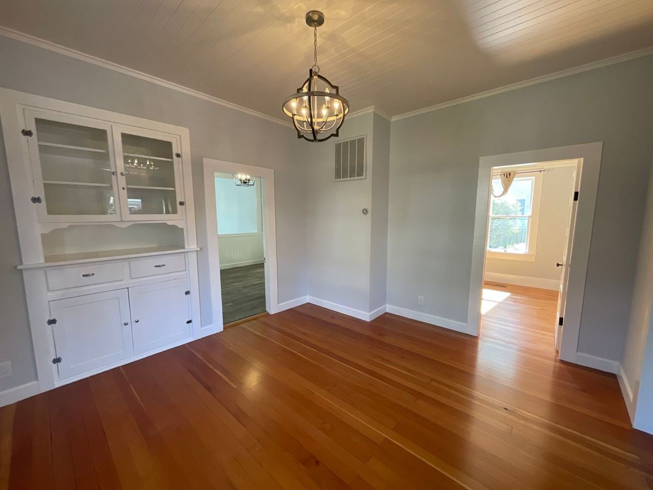 1625 B St - Photo 7 of 31