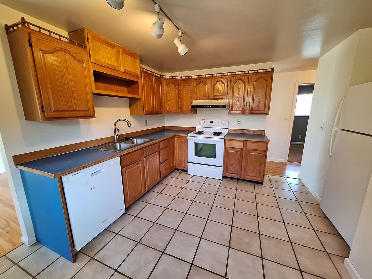 5867 Madrona Dr - Photo 4 of 25
