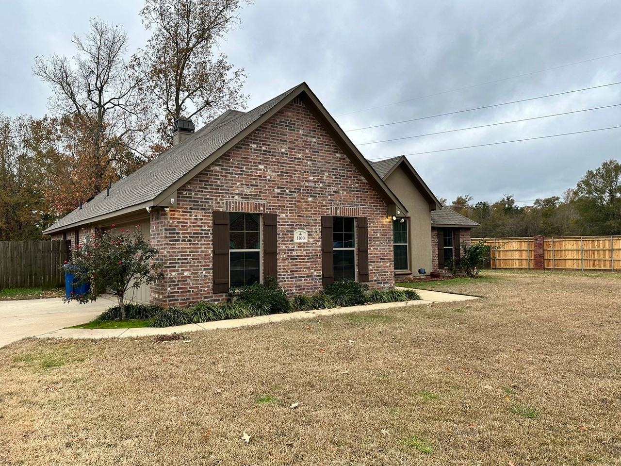 1100 Bear Creek Dr - Photo 2 of 18