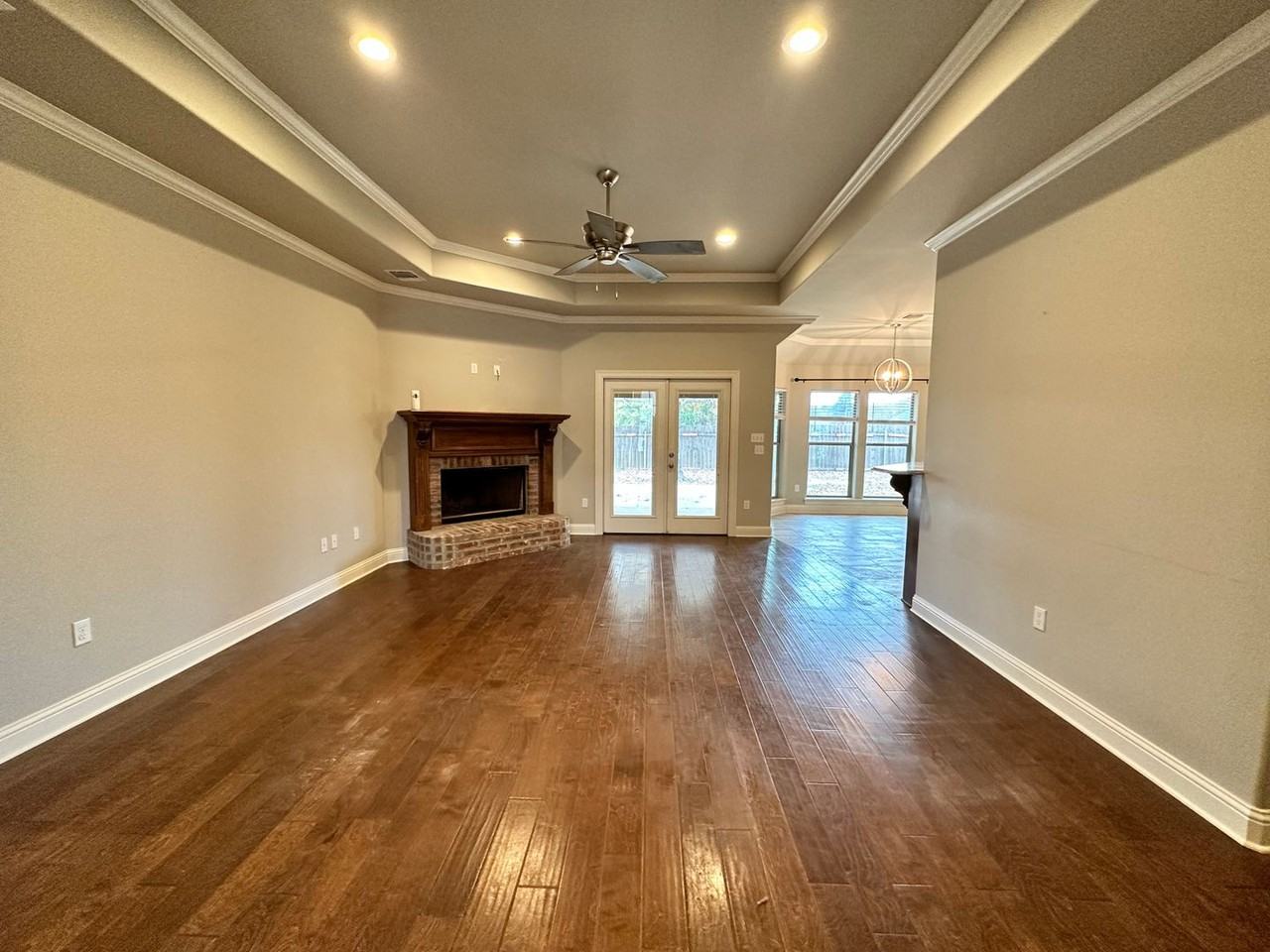 1100 Bear Creek Dr - Photo 3 of 18