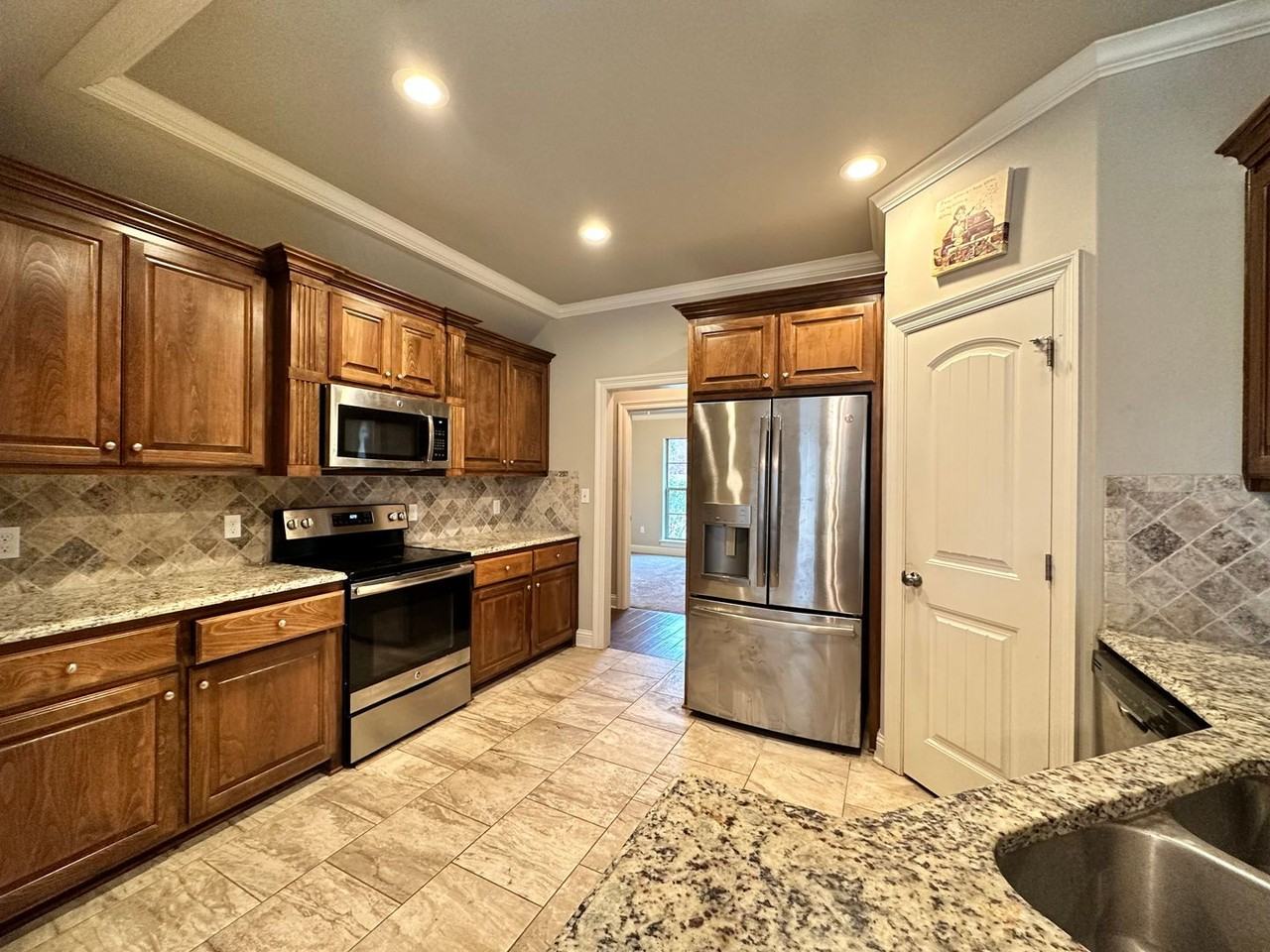1100 Bear Creek Dr - Photo 5 of 18