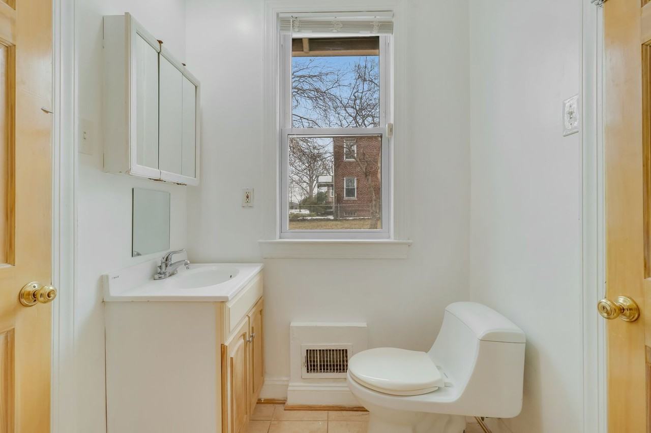 3123 15th St Ne - Photo 6 of 39