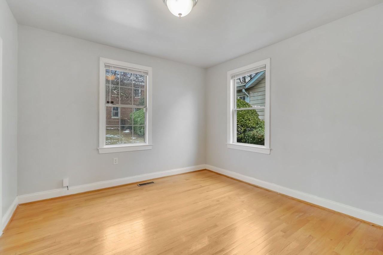 3123 15th St Ne - Photo 7 of 39