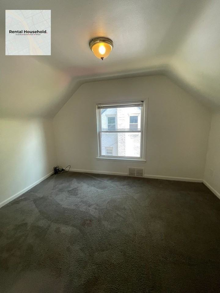 19975 Norwood St - Photo 2 of 15