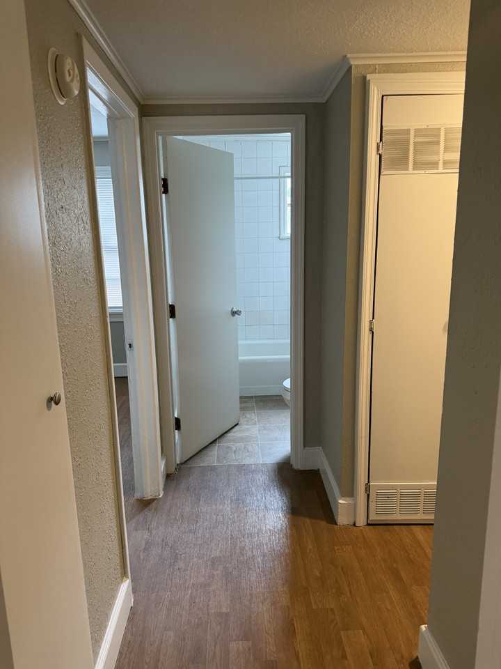 1312 S Jackson Ave #B - Photo 5 of 17
