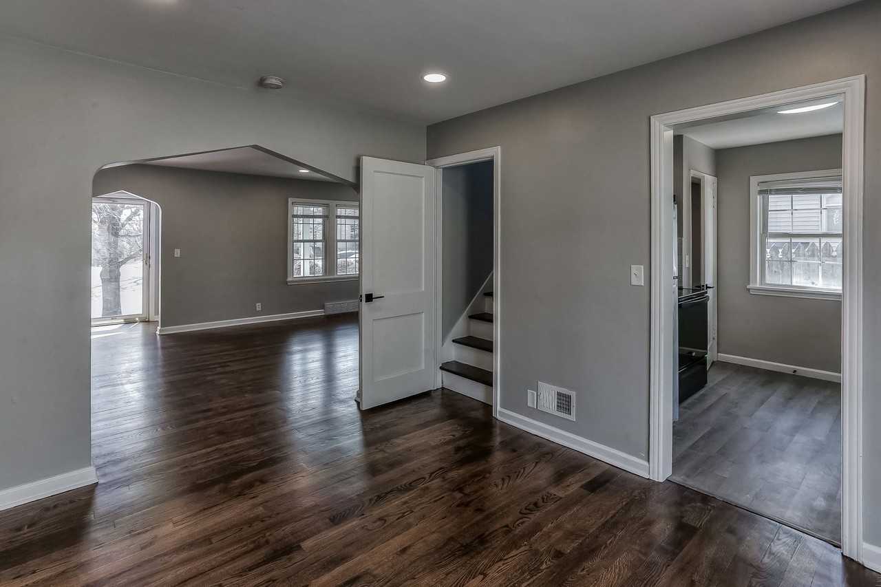 5116 Poppleton Ave - Photo 7 of 34