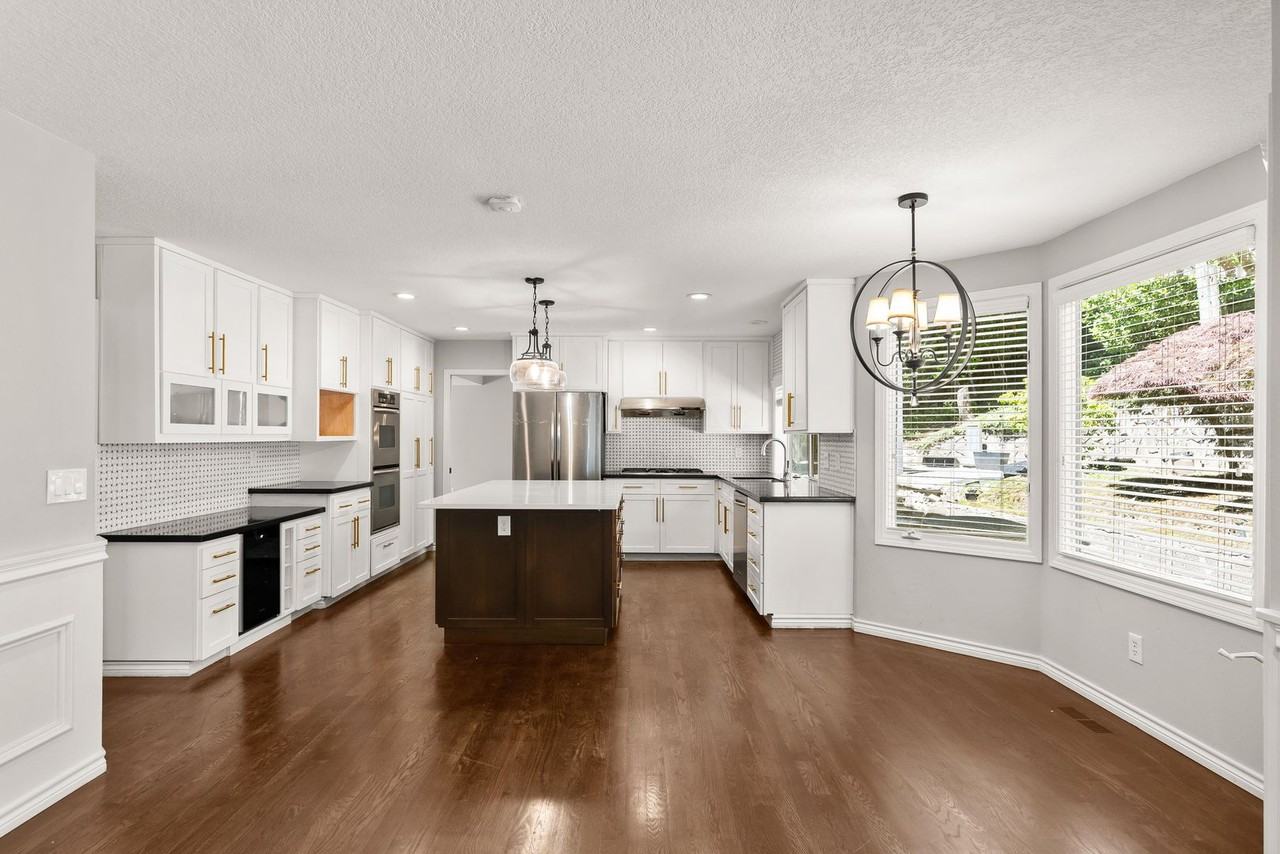 18052 Hobbit Ct - Photo 3 of 23