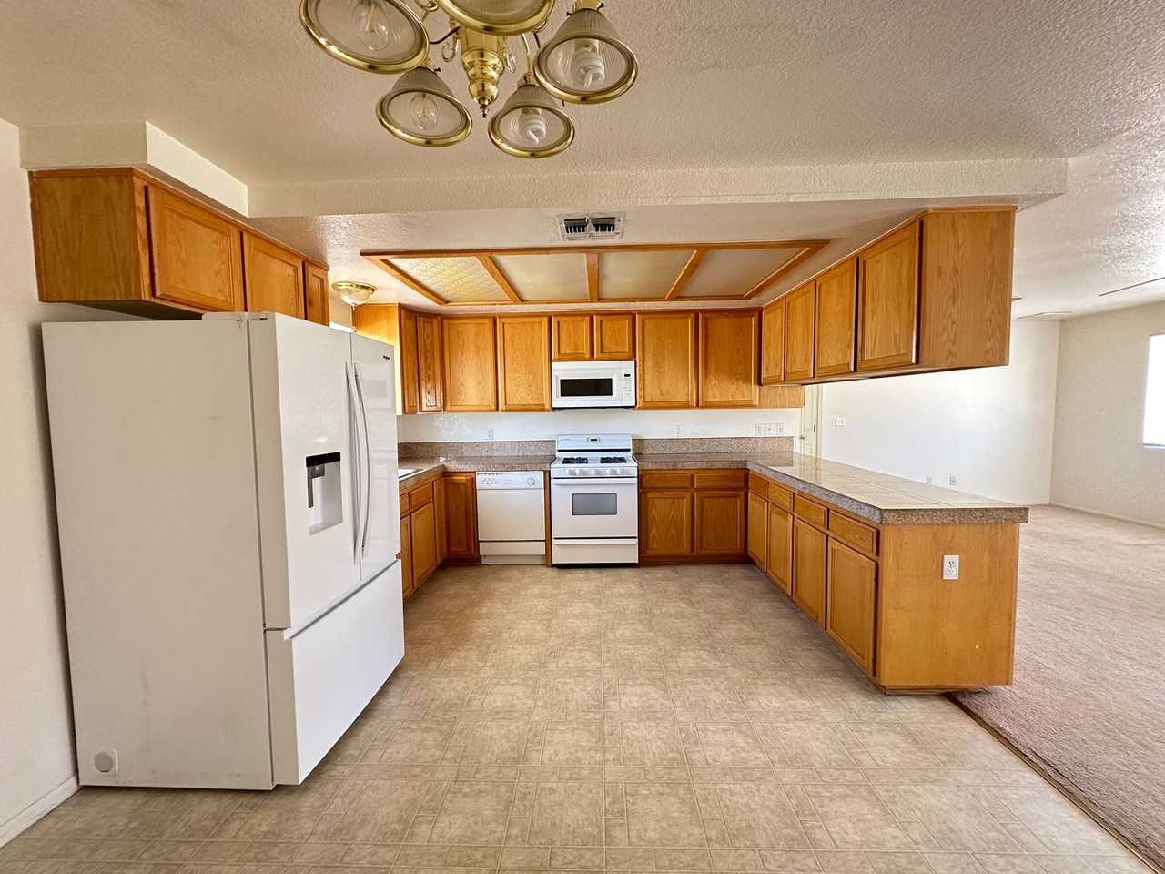 6693 Mariposa Ave - Photo 4 of 11
