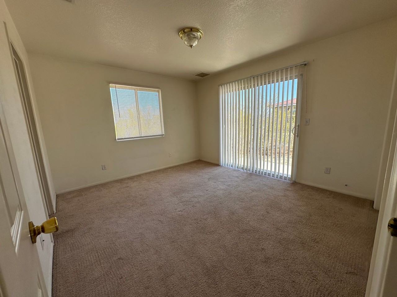 6693 Mariposa Ave - Photo 6 of 11